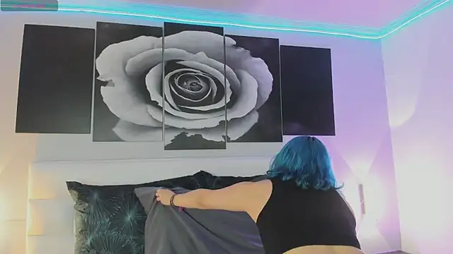 Snapshot of sofi_bakerr chatting on 10-21-25, 11:33 sofi bakerr online show from 10-21-25, 11:33