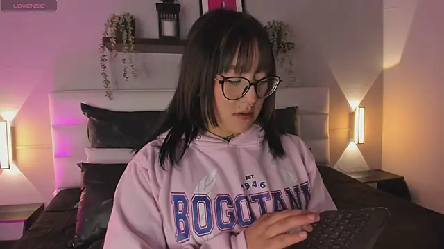 sofi bakerr online show from 04-20-26, 11:35