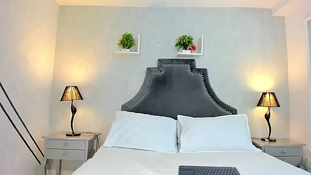 AnntoniaWood online show from 12-27-24, 01:07