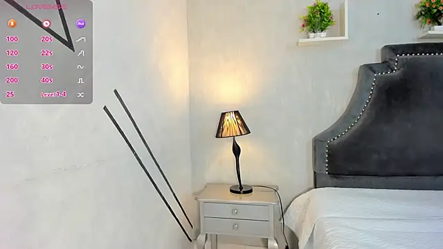 AnntoniaWood online show from 12-28-24, 01:06