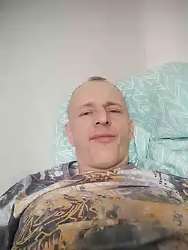 Snapshot of Singlepennis chatting on 03-21-25, 02:40 Singlepennis online show from 03-21-25, 02:40