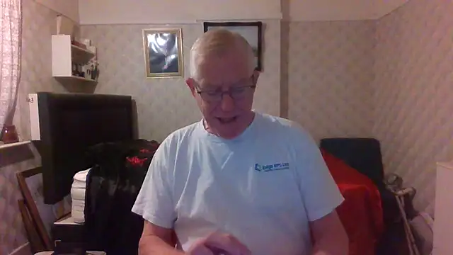 Snapshot of shaun63m chatting on 06-20-26, 12:36 shaun63m online show from 06-20-26, 12:36