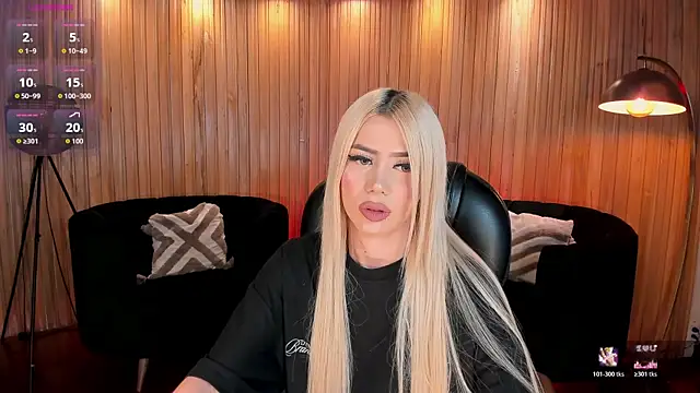 HannaConnor  online show from 04-11-26, 08:35