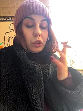 Snapshot of holyeroticss chatting on 12-06-24, 06:17 holyeroticss online show from 12-06-24, 06:17