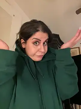 Snapshot of holyeroticss chatting on 02-02-25, 03:21 holyeroticss online show from 02-02-25, 03:21