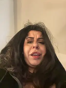 Snapshot of holyeroticss chatting on 03-06-25, 06:05 holyeroticss online show from 03-06-25, 06:05