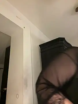 Snapshot of holyeroticss chatting on 03-20-25, 06:30 holyeroticss online show from 03-20-25, 06:30