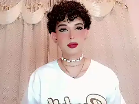 Marian LV online show from 12-16-25, 01:32