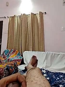 Snapshot of roadtucker123 chatting on 02-14-25, 04:31 roadtucker123 online show from 02-14-25, 04:31