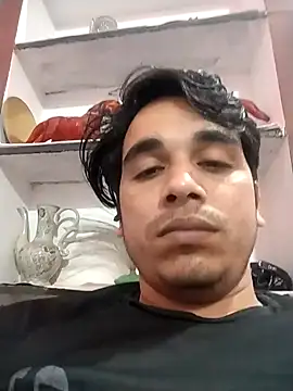 Snapshot of roadtucker123 chatting on 02-15-25, 09:15 roadtucker123 online show from 02-15-25, 09:15