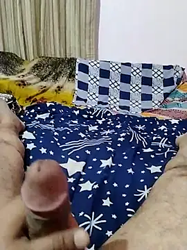 Snapshot of roadtucker123 chatting on 03-16-25, 06:01 roadtucker123 online show from 03-16-25, 06:01