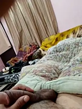 Snapshot of roadtucker123 chatting on 12-03-25, 06:39 roadtucker123 online show from 12-03-25, 06:39