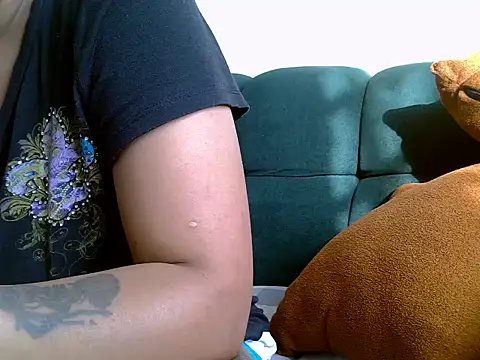 NATASHA LUCKY online show from 04-11-26, 05:12