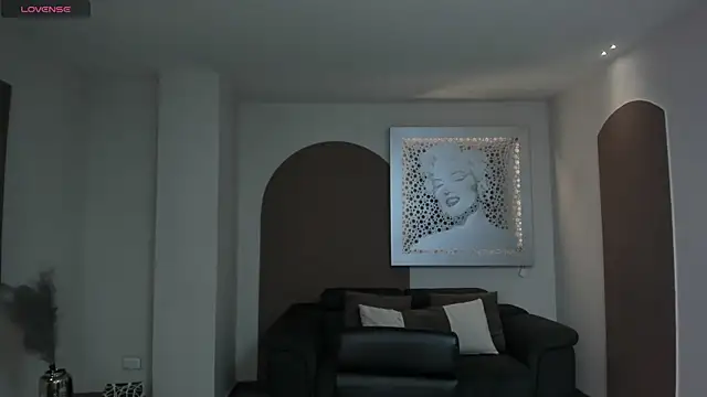 Snapshot of AnaisNin chatting on 05-21-26, 11:06 AnaisNin online show from 05-21-26, 11:06