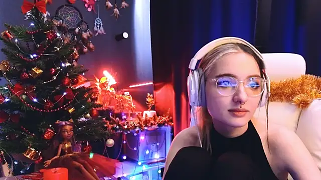 Snapshot of Avi_Nile chatting on 12-20-24, 05:25 Avi Nile online show from 12-20-24, 05:25