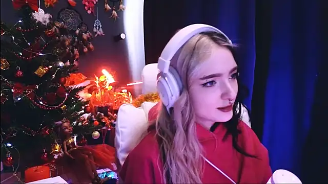 Snapshot of Avi_Nile chatting on 12-24-24, 05:49 Avi Nile online show from 12-24-24, 05:49