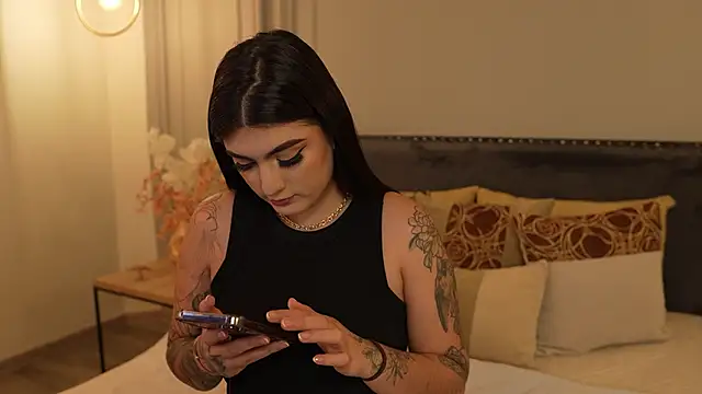 IrisBaker online show from 03-31-26, 06:52