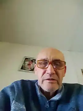 Snapshot of tino66 chatting on 10-17-25, 08:22 tino66 online show from 10-17-25, 08:22