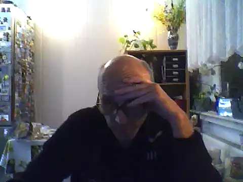 Snapshot of tino66 chatting on 10-25-25, 09:31 tino66 online show from 10-25-25, 09:31