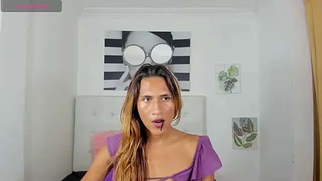 Snapshot of Brisahott chatting on 10-24-25, 02:19 Brisahott online show from 10-24-25, 02:19