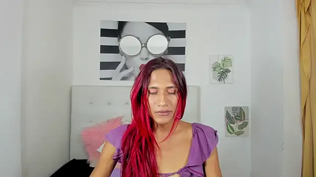 Snapshot of Brisahott chatting on 10-30-25, 08:31 Brisahott online show from 10-30-25, 08:31