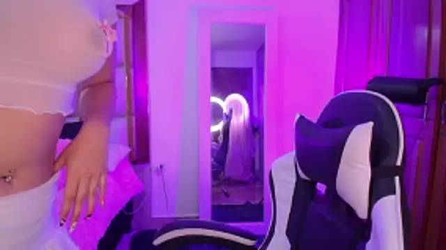 emilyaboott online show from 04-10-26, 10:36