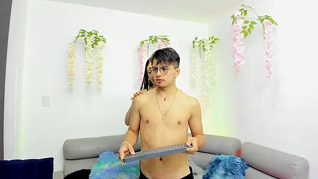 Snapshot of UNIVERSAL_SEXX_ chatting on 10-01-25, 05:46 UNIVERSAL SEXX online show from 10-01-25, 05:46