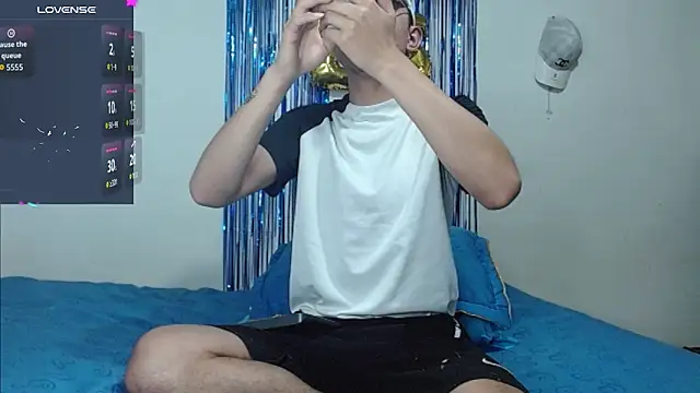 Snapshot of samfox_ chatting on 09-15-25, 11:21 samfox online show from 09-15-25, 11:21