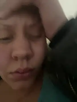 Snapshot of andreinitahg chatting on 01-10-25, 01:21 andreinitahg online show from 01-10-25, 01:21