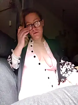 Snapshot of Paynted_Lady chatting on 11-23-25, 10:37 Paynted Lady online show from 11-23-25, 10:37