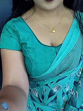 Snapshot of Tanvi-patil chatting on 01-08-26, 07:32 Tanvi-patil online show from 01-08-26, 07:32