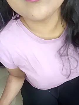 Snapshot of Tanvi-patil chatting on 02-13-26, 06:09 Tanvi-patil online show from 02-13-26, 06:09