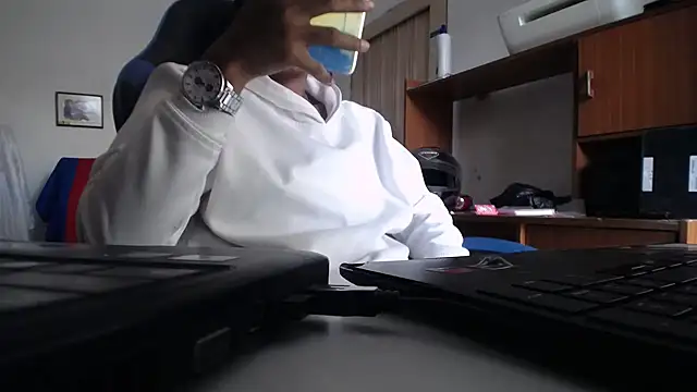 yohatinelly07 online show from 12-02-25, 09:10