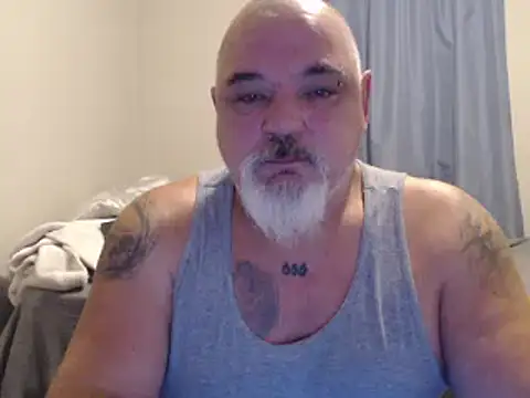 Newfiesausage1972 online show from 01-14-25, 12:35