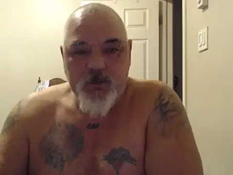 Newfiesausage1972 online show from 01-30-25, 11:22