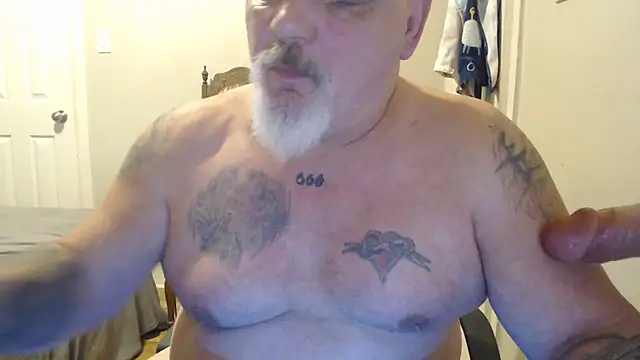 Newfiesausage1972 online show from 03-02-25, 02:54