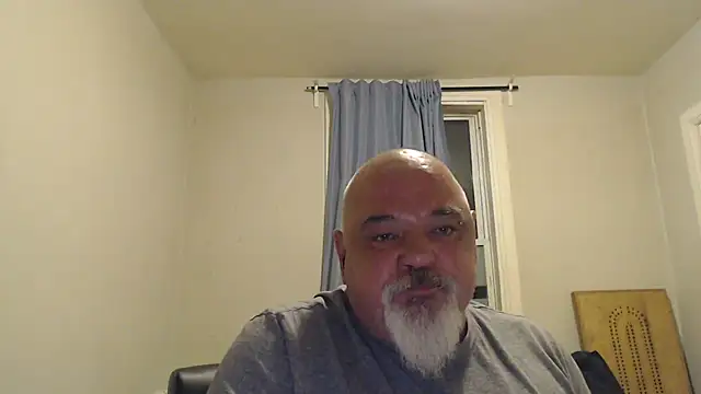 Newfiesausage1972 online show from 09-15-25, 06:46