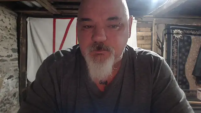 Newfiesausage1972 online show from 01-07-26, 09:01