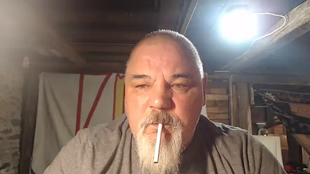 Newfiesausage1972 online show from 02-09-26, 08:18