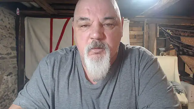 Newfiesausage1972 online show from 03-03-26, 08:53