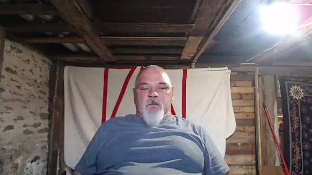 Snapshot of Newfiesausage1972 chatting on 05-18-26, 12:00 Newfiesausage1972 online show from 05-18-26, 12:00