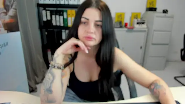 TiffanySweet online show from 12-20-24, 07:28