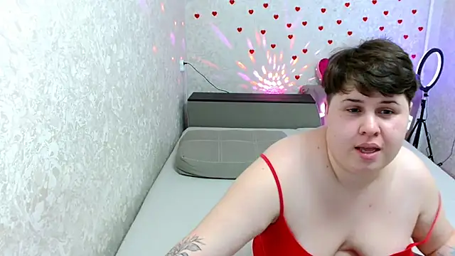 BeckyAndHellen online show from 02-19-25, 01:50