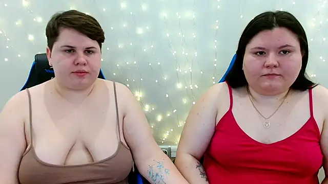 Snapshot of BeckyAndHellen chatting on 03-01-26, 10:50 BeckyAndHellen online show from 03-01-26, 10:50