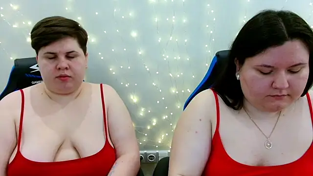 Snapshot of BeckyAndHellen chatting on 03-21-26, 10:42 BeckyAndHellen online show from 03-21-26, 10:42