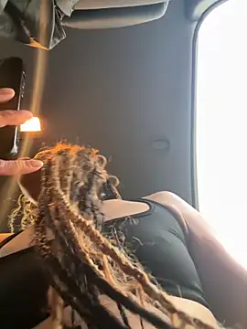 Shuggabutt online show from 09-28-25, 01:11