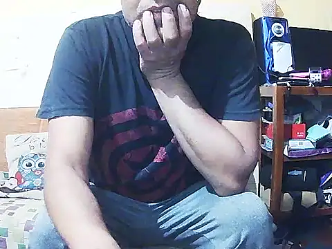 Snapshot of DiAntool chatting on 10-20-25, 10:49 DiAntool online show from 10-20-25, 10:49