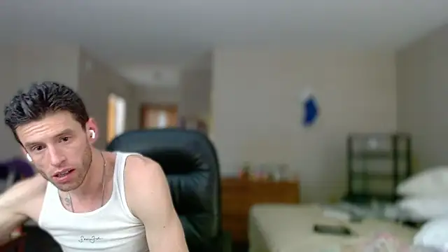 Snapshot of savageconfidence chatting on 05-24-26, 11:04 savageconfidence online show from 05-24-26, 11:04