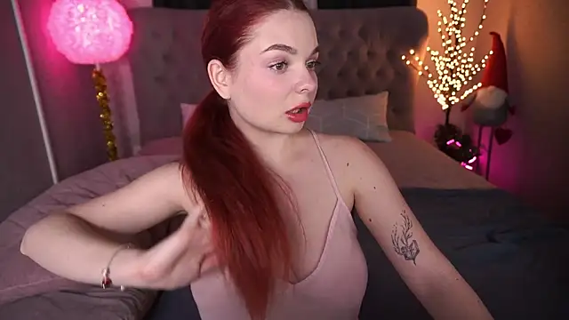 Snapshot of CarolinaDia chatting on 12-30-24, 03:47 CarolinaDia online show from 12-30-24, 03:47