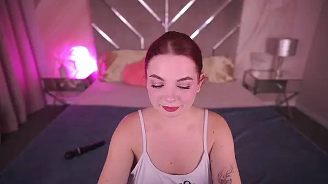 Snapshot of CarolinaDia chatting on 02-08-25, 08:53 CarolinaDia online show from 02-08-25, 08:53